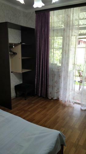 Hostal Tikhanya Gavan Guest House