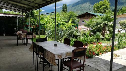 Hostal Tikhanya Gavan Guest House