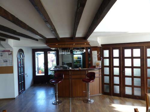 Hostal Guest House Delphini