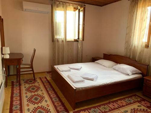 Hostal Guest Rooms Donovi
