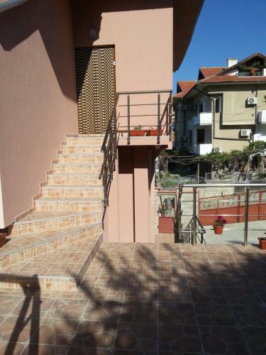 Hostal Guest House Emi
