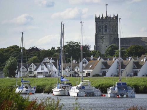 Between The Quay And The Sea