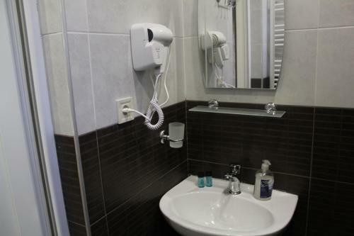 Hostal Aragvi Guest House