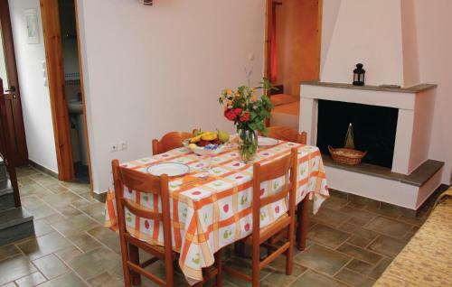 Two-bedroom Holiday Home In Andreas Paralio