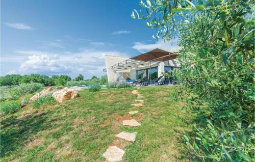 Three-bedroom Holiday Home In Novigrad