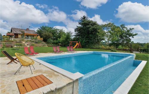 Three-bedroom Holiday Home In Dragoslavec