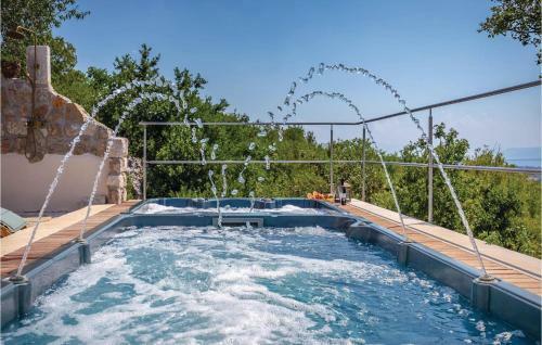 Three-bedroom Holiday Home In Grmani