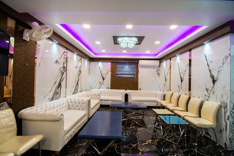 Capital O 60412 Hotel Orion Crystal