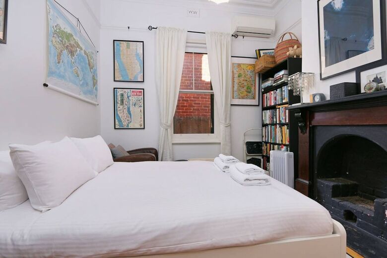 Designer 2 Bedroom House With Garden In Northbridge