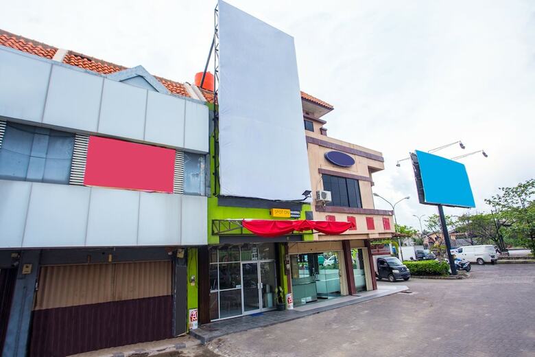 Hostal Capital O 2205 Hotel 3 Intan