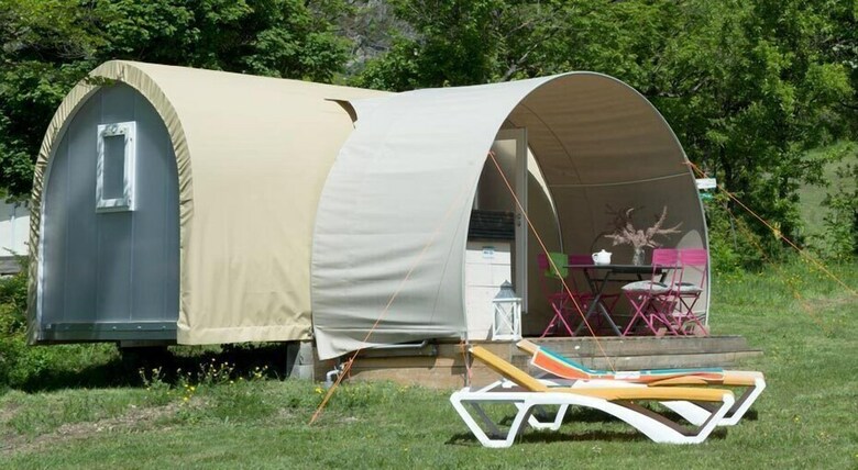 Camping Naturist Castillon de Provence