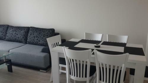 Villa Antorini Apartments