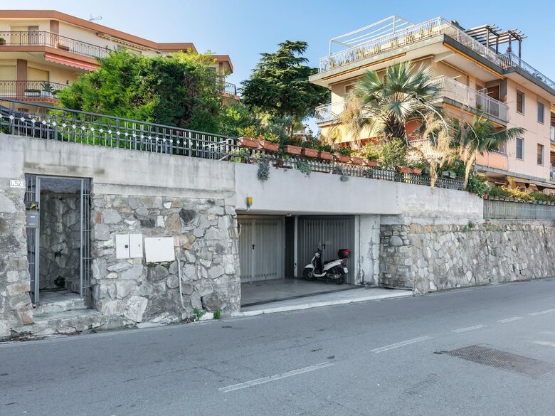Restful Holiday Home In Sanremo With Terrace
