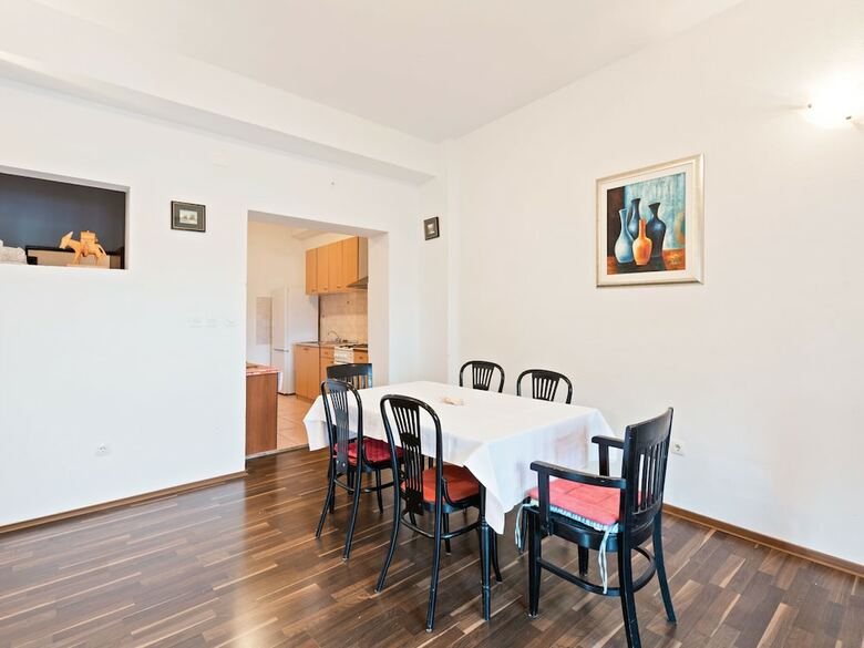 Lovely Holiday Home In Posedarje With Balcony