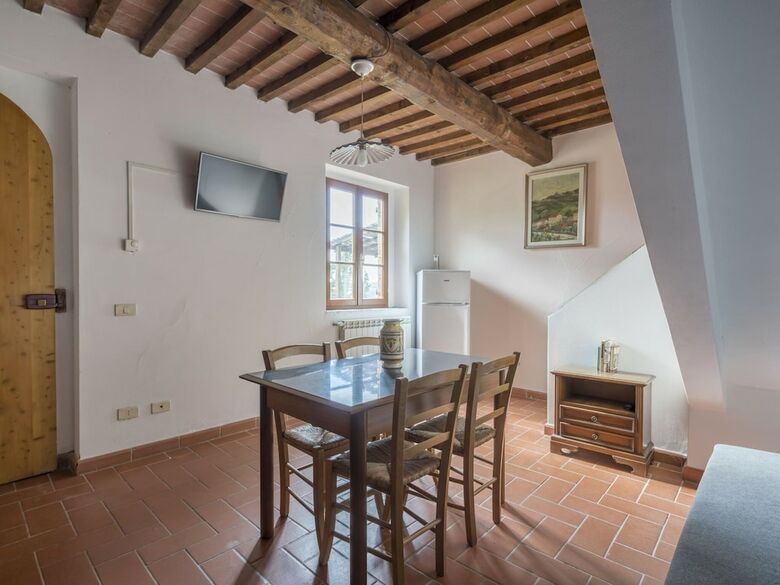 Attractive Villa In Montespertoli With Swimming Pool