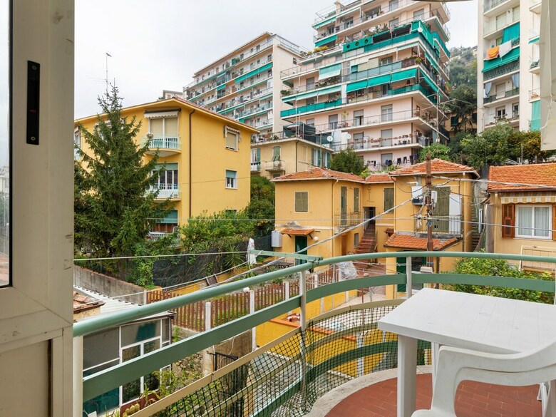 Cosy Apartment In Sanremo With Balcony