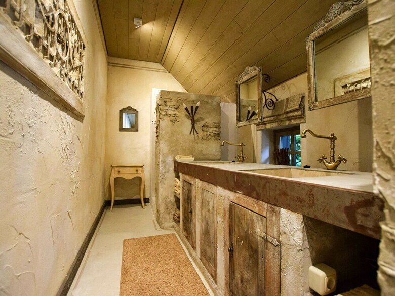 Posh Holiday Home In Alphen With Jacuzzi