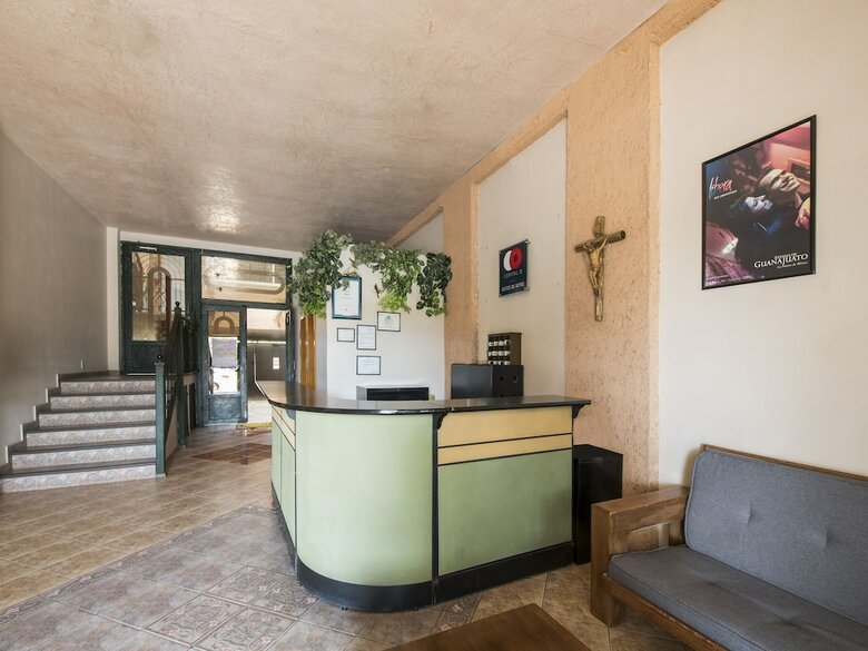 Hotel Capital O Suites de Reyes