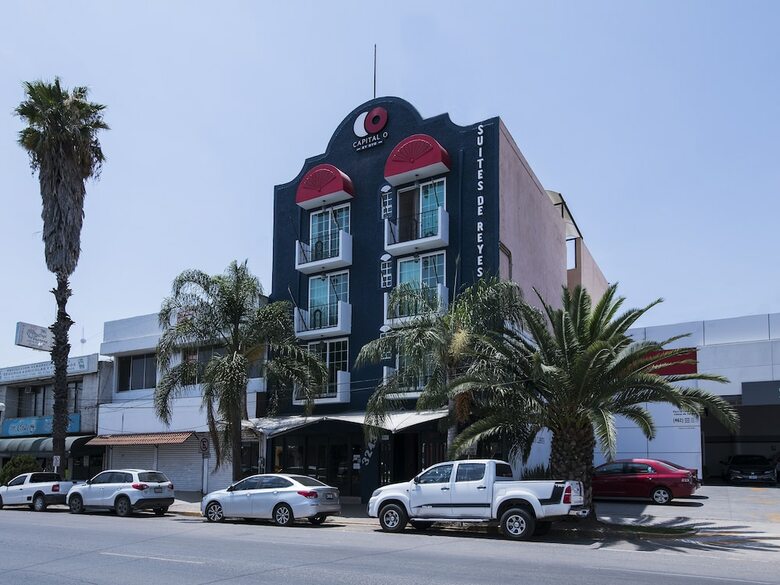 Hotel Capital O Suites de Reyes