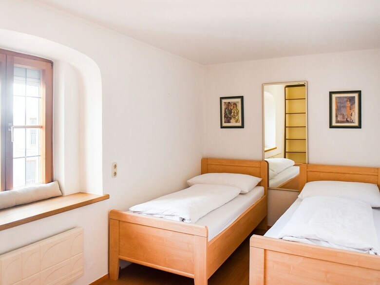 Beautiful Apartment In Rattenberg By The River