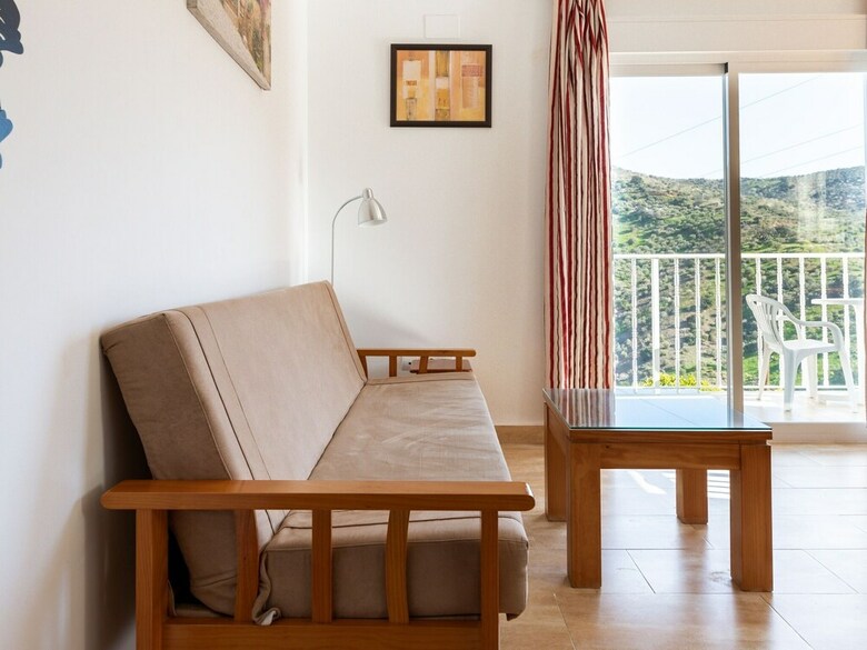 Elegant Apartment In Total�n With Jacuzzi