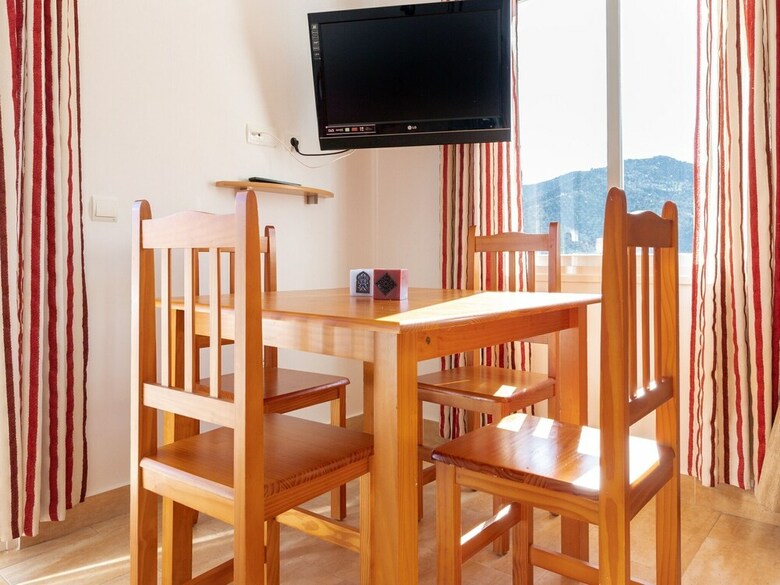Elegant Apartment In Total�n With Jacuzzi