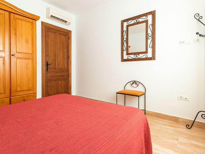 Elegant Apartment In Total�n With Jacuzzi
