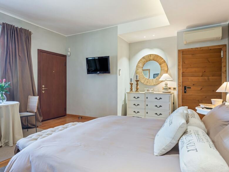 Luxurious Villa In Mentana With Garden