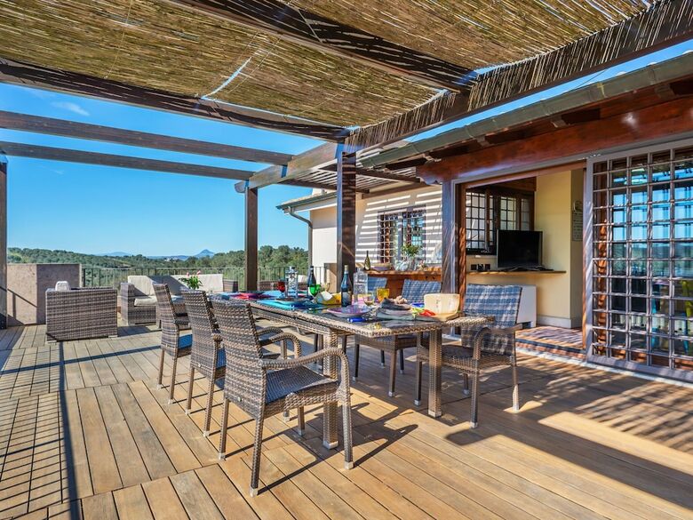 Luxurious Villa In Mentana With Garden