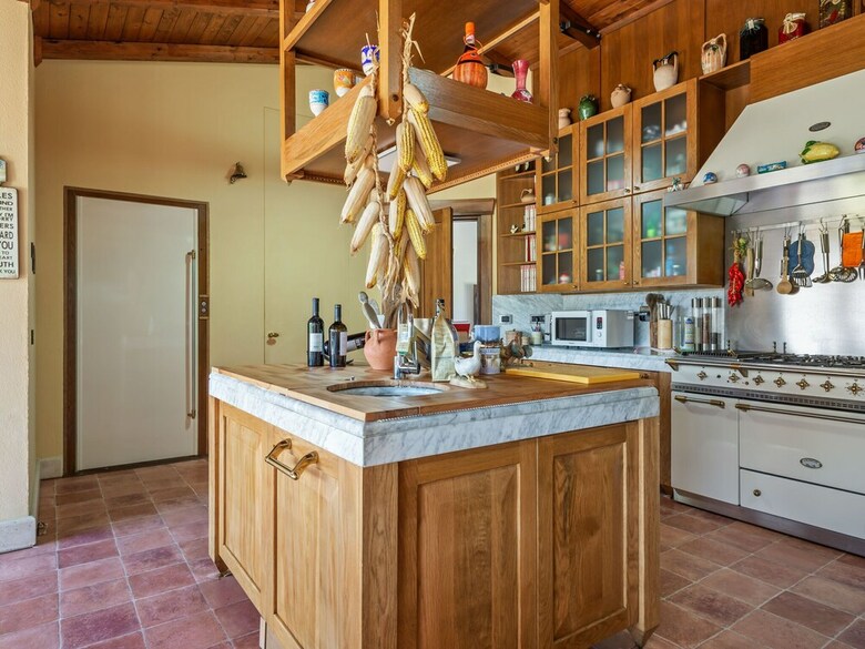 Luxurious Villa In Mentana With Garden
