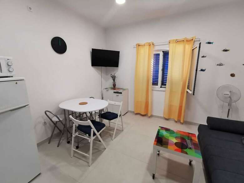 Boutique Apartment In Pirovac With Terrace