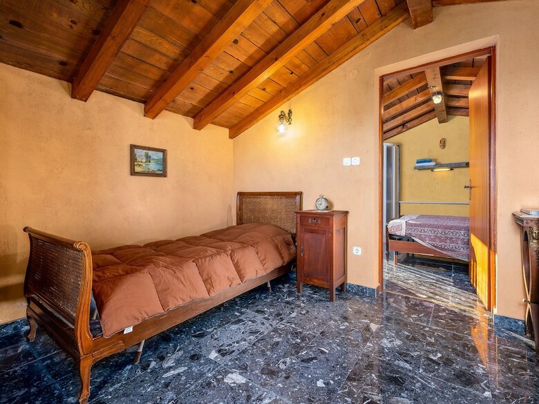 Pleasant Holiday Home In Buzet With Private Terrace