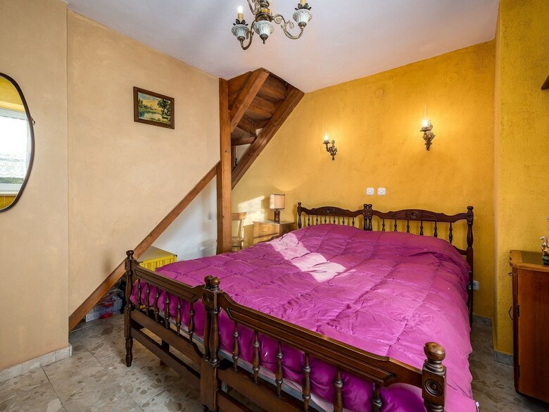 Pleasant Holiday Home In Buzet With Private Terrace
