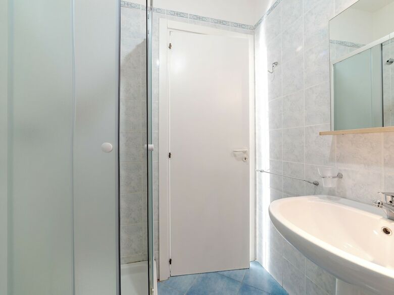 Comfy Apartment In Policastro Bussentino With Terrace