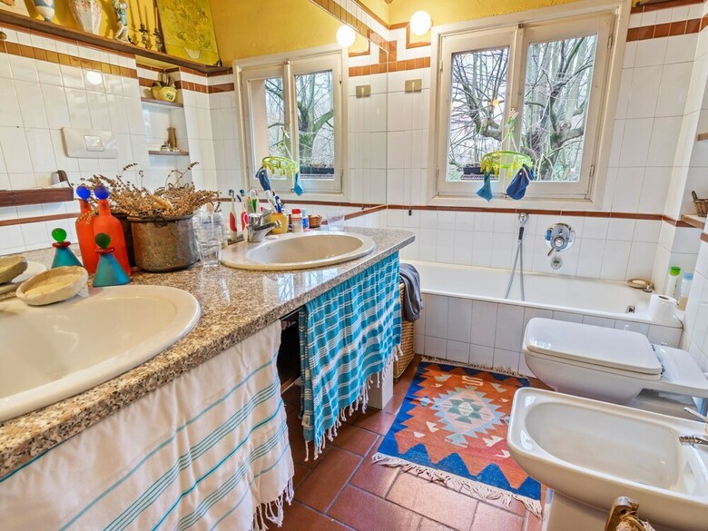 Colourful Holiday Home In Castelletto Ticino With Jacuzzi