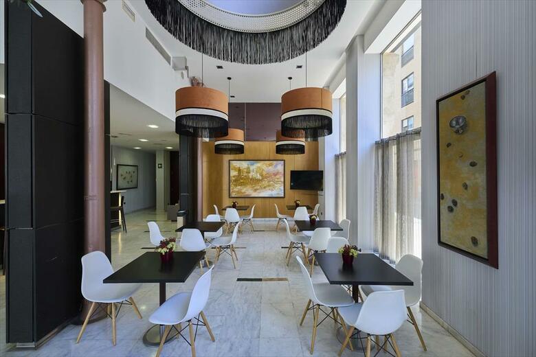 Hotel Catalonia El Pilar