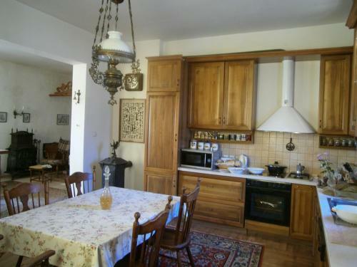 Hostal Retro - 19th Century Guest House