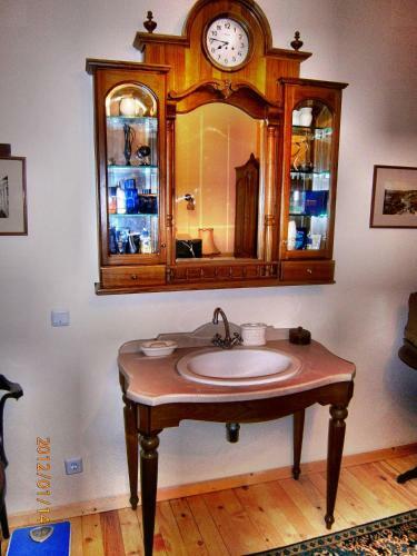 Hostal Retro - 19th Century Guest House