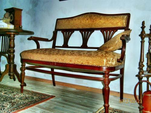 Hostal Retro - 19th Century Guest House