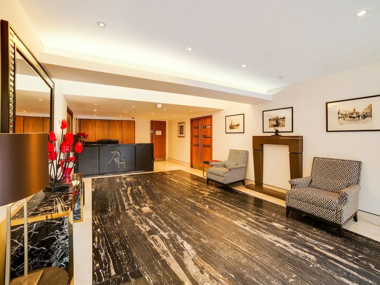 Modern Apartment In London With Sauna