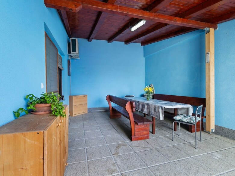 Comfortable Apartment In Jadranovo Near Seabeach