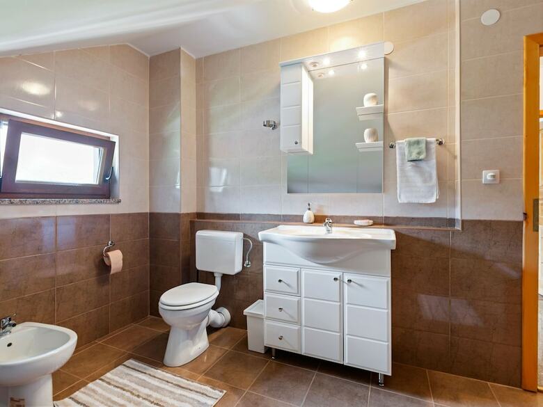 Cosy Apartment In Oto?ac With Balcony