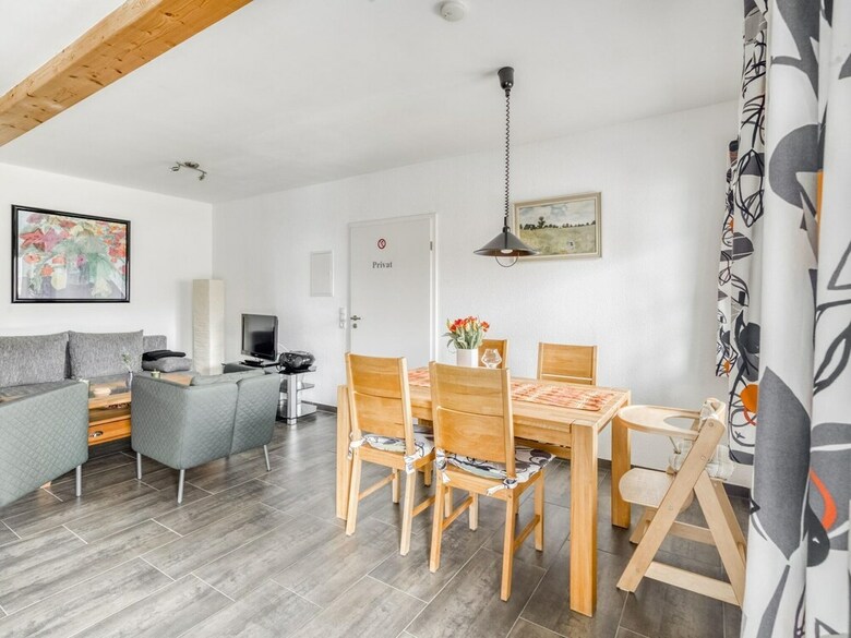 Comfortable Holiday Home In Insul With Balcony