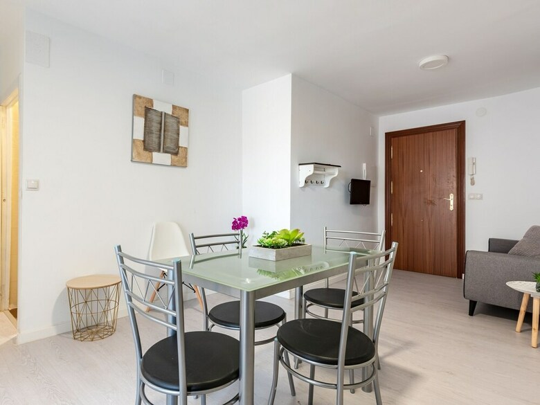 Simplistic Holiday Home In M�laga Near Moorish Castle