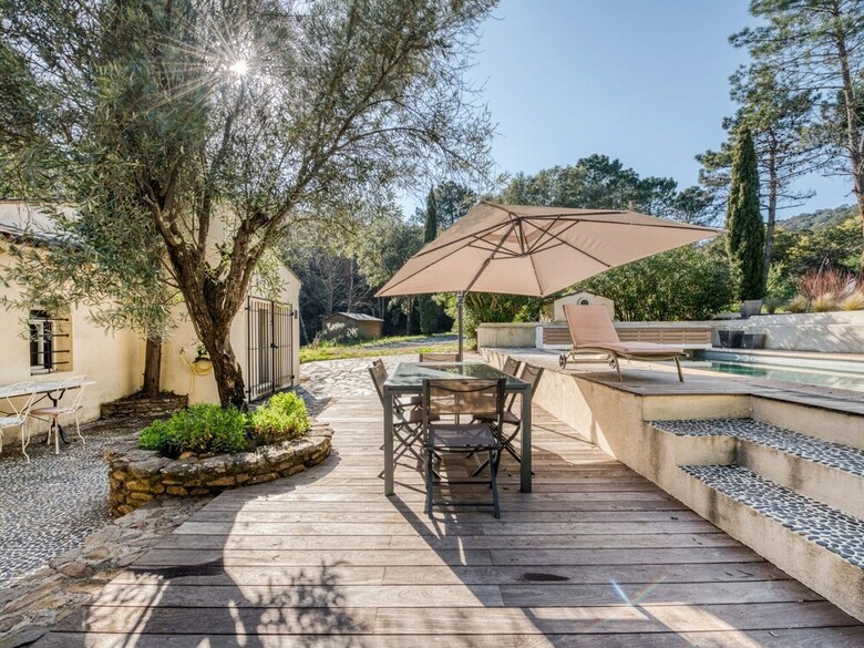 Charming Villa With Private Pool And In Quiet Area In La M�le