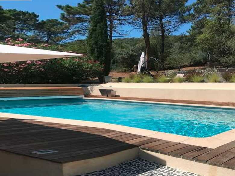 Charming Villa With Private Pool And In Quiet Area In La M�le
