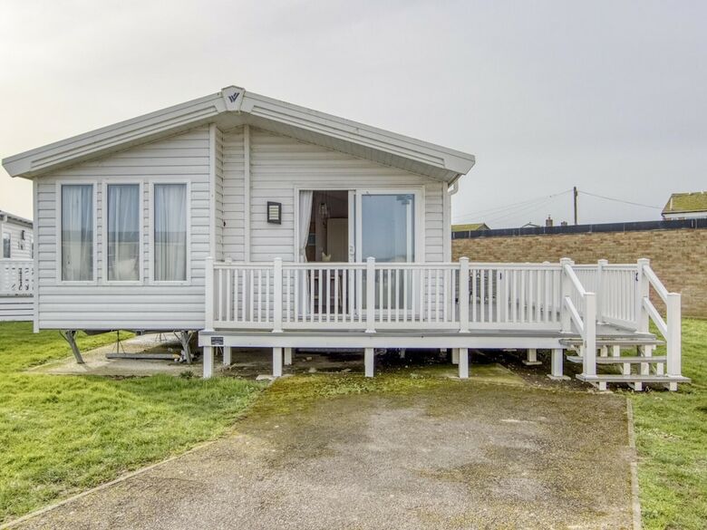 Cosy Home In Hastings With Balcony