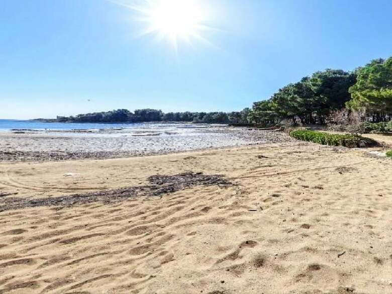 Waterfront Apartment In Vir With Balcony Near Seabeach