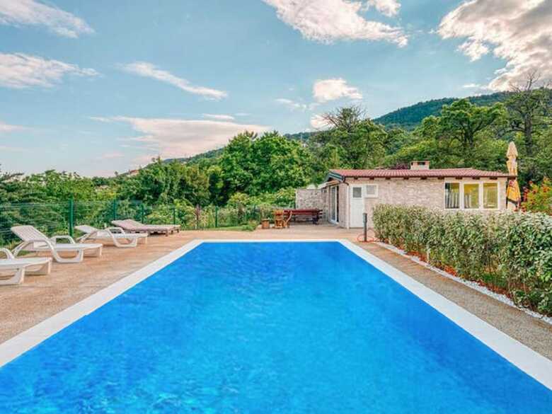 Simplistic Holiday Home In Lovran With Swimming Pool