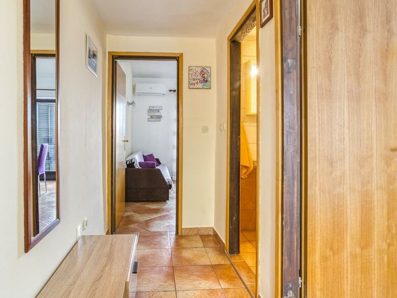 Modern Apartment In Punat With Balcony